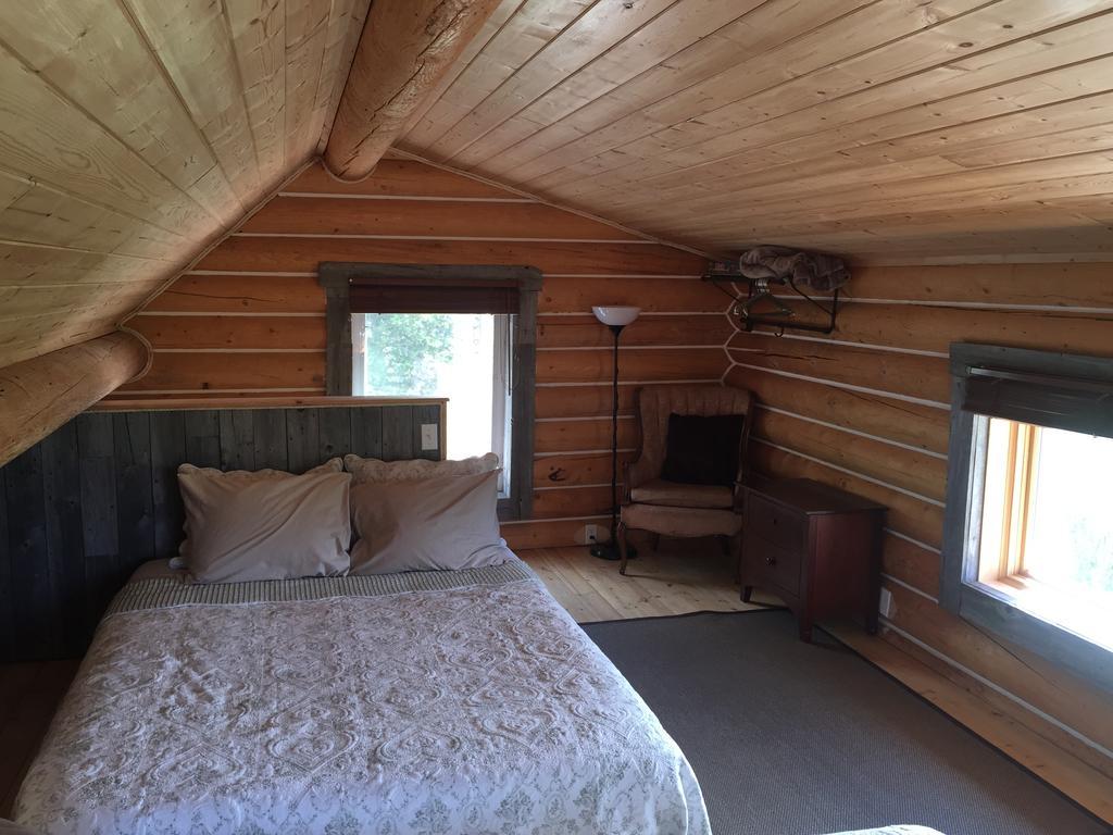 キャビンズ オーバー クラッグ レイク Carcross エクステリア 写真