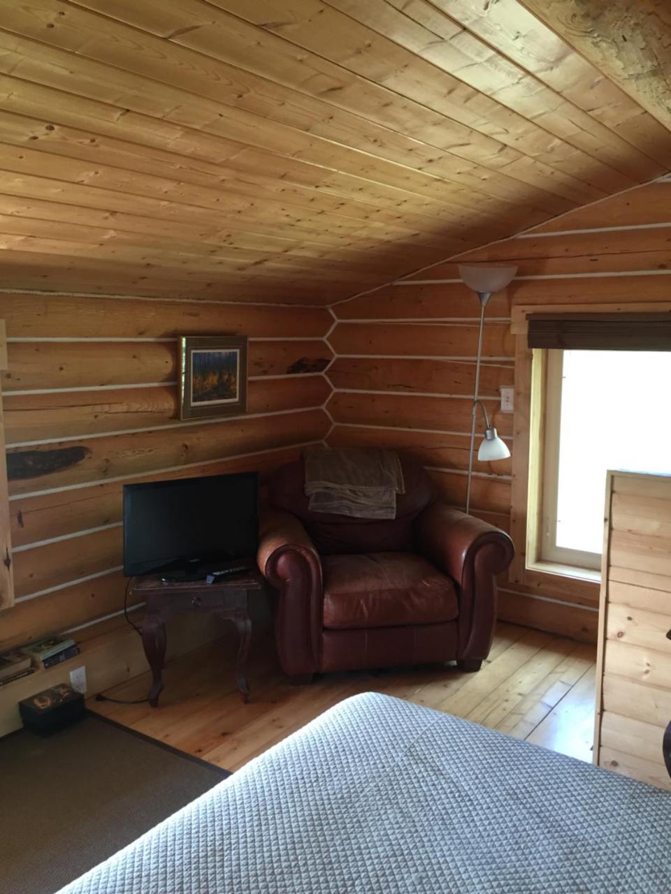キャビンズ オーバー クラッグ レイク Carcross エクステリア 写真